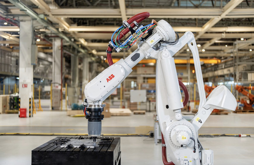 ABB amplia la gamma dei robot di grandi dimensioni